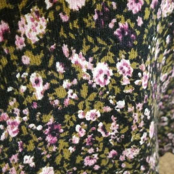 Black floral print sweater - Picture 2 of 5